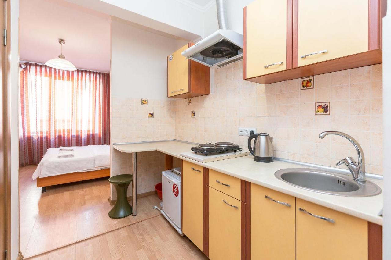 Квартира Студія Біля Оперного Театру По Вулиці Гонти 4-3А Leópolis Exterior foto